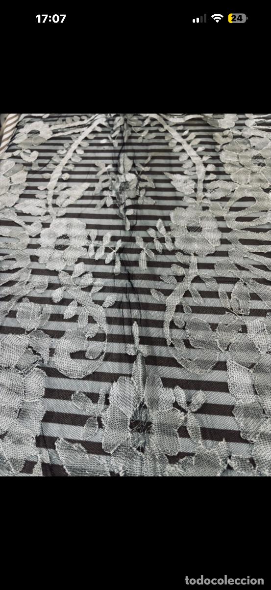 Antig&uuml;edades: Mantilla negra y gris - Foto 6
