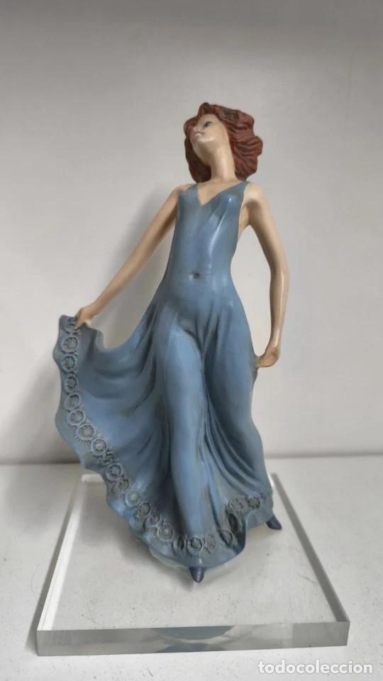 Antig&uuml;edades: Escultura Mujer Pintado - Foto 1