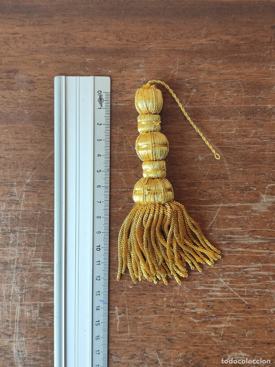 Antig&uuml;edades: BORLA DE ORO DORADO DE 13 CM - Foto 1