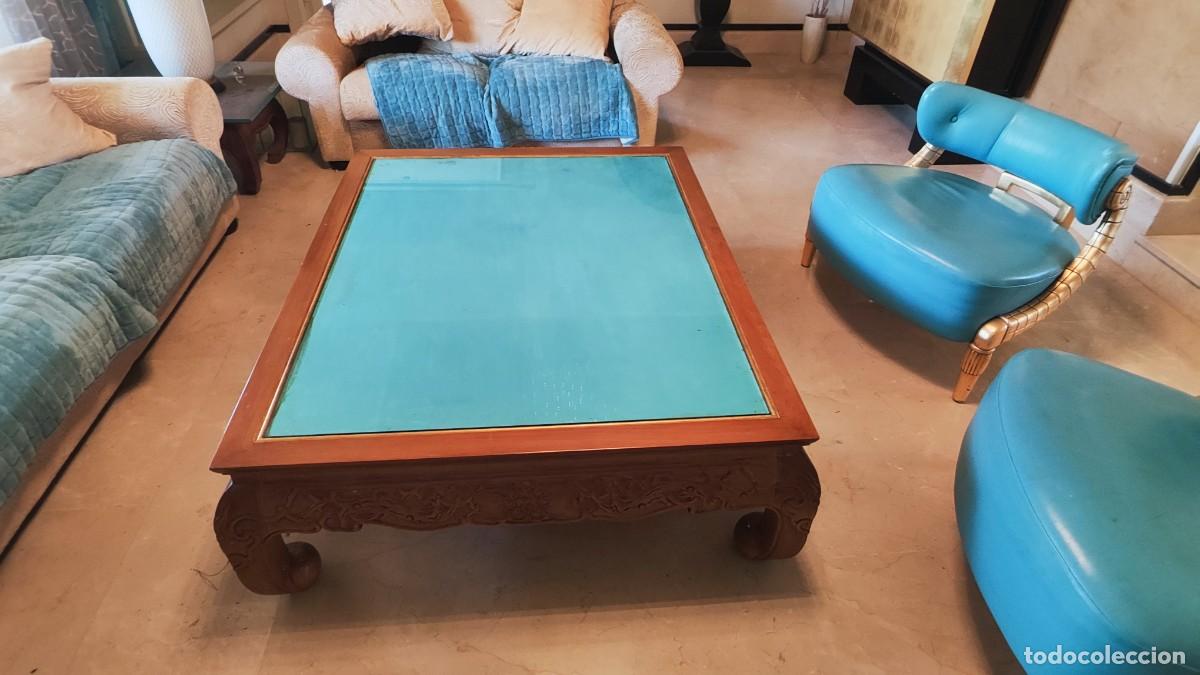 Antig&uuml;edades: Mesa de Centro Tallada con Cristal Turquesa - Foto 1