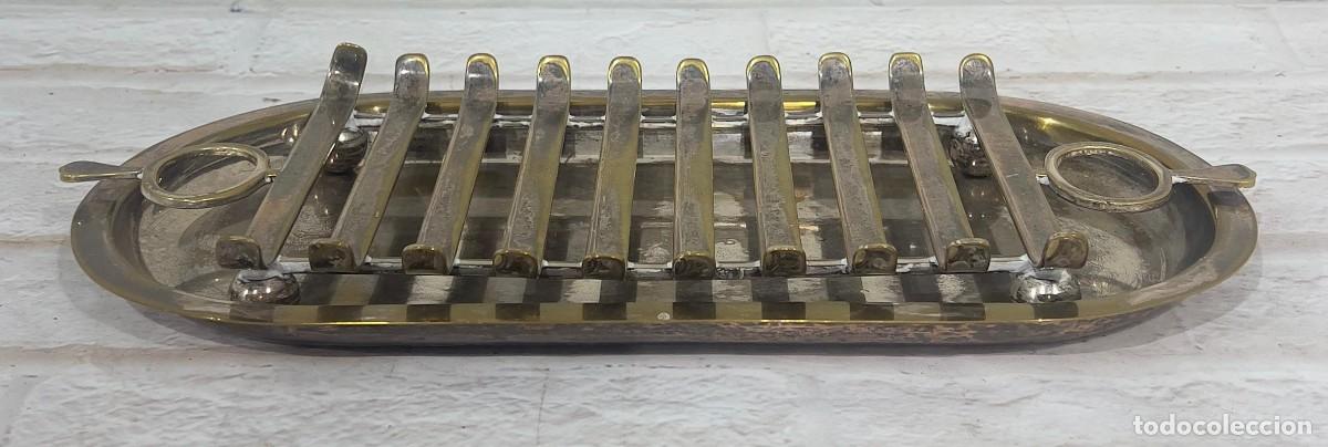 Antig&uuml;edades: Bandeja de metal pescado - Foto 2