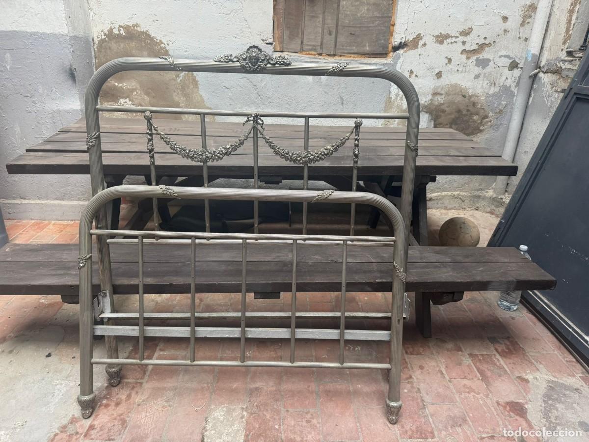 Antig&uuml;edades: Cabecero cama siglo XIX - Foto 2