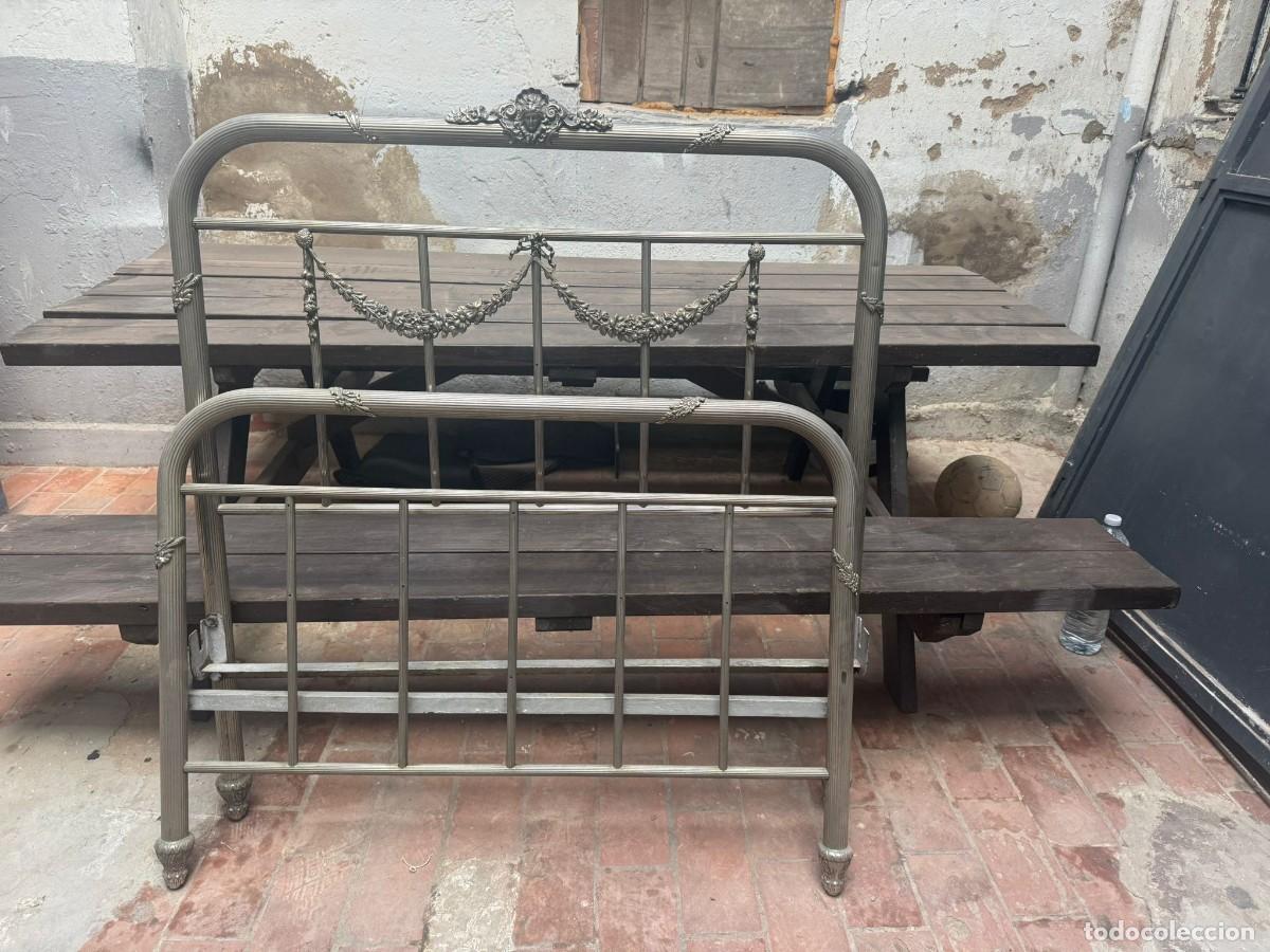 Antig&uuml;edades: Cabecero cama siglo XIX - Foto 3