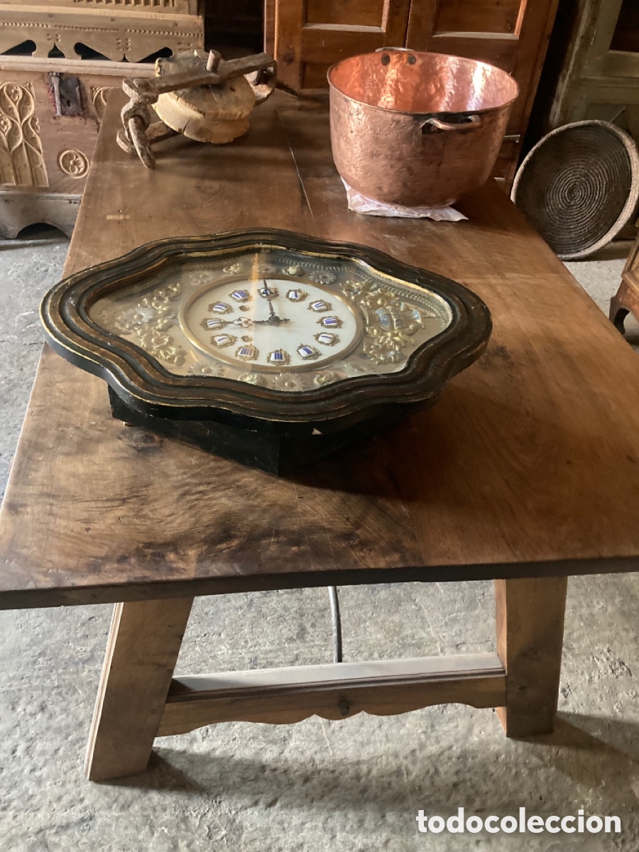 Antig&uuml;edades: Gran mesa de nogal con cajones - Foto 3