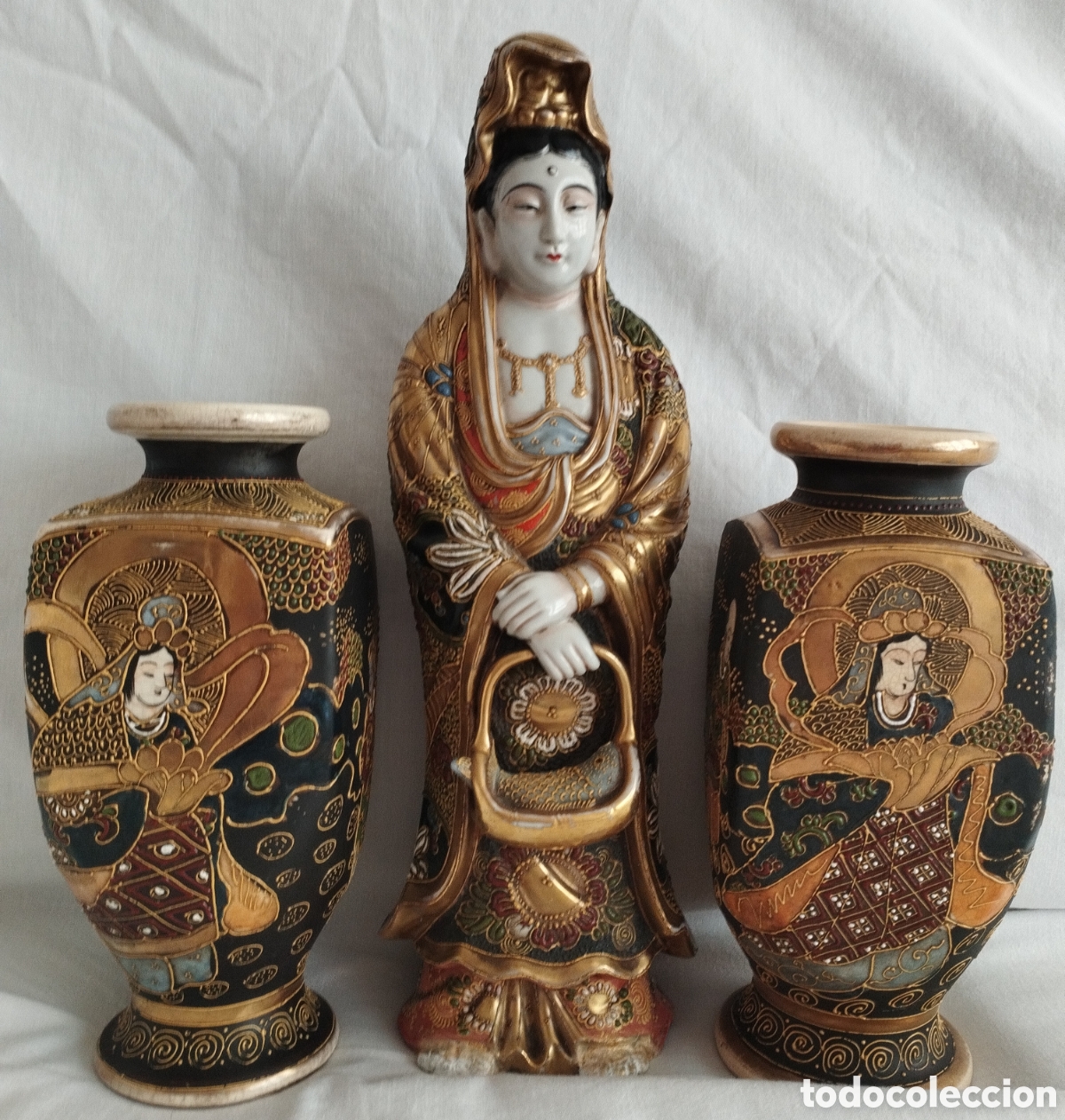 Antig&uuml;edades: Antigua Figura y Jarrones Japoneses. - Foto 2