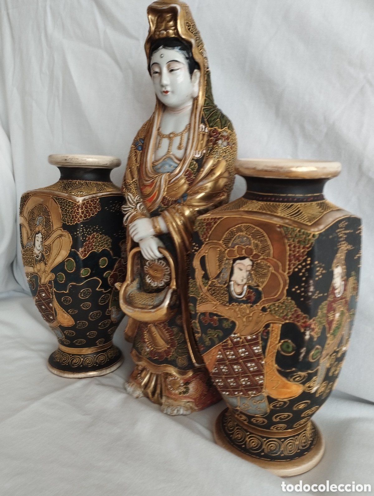 Antig&uuml;edades: Antigua Figura y Jarrones Japoneses. - Foto 3