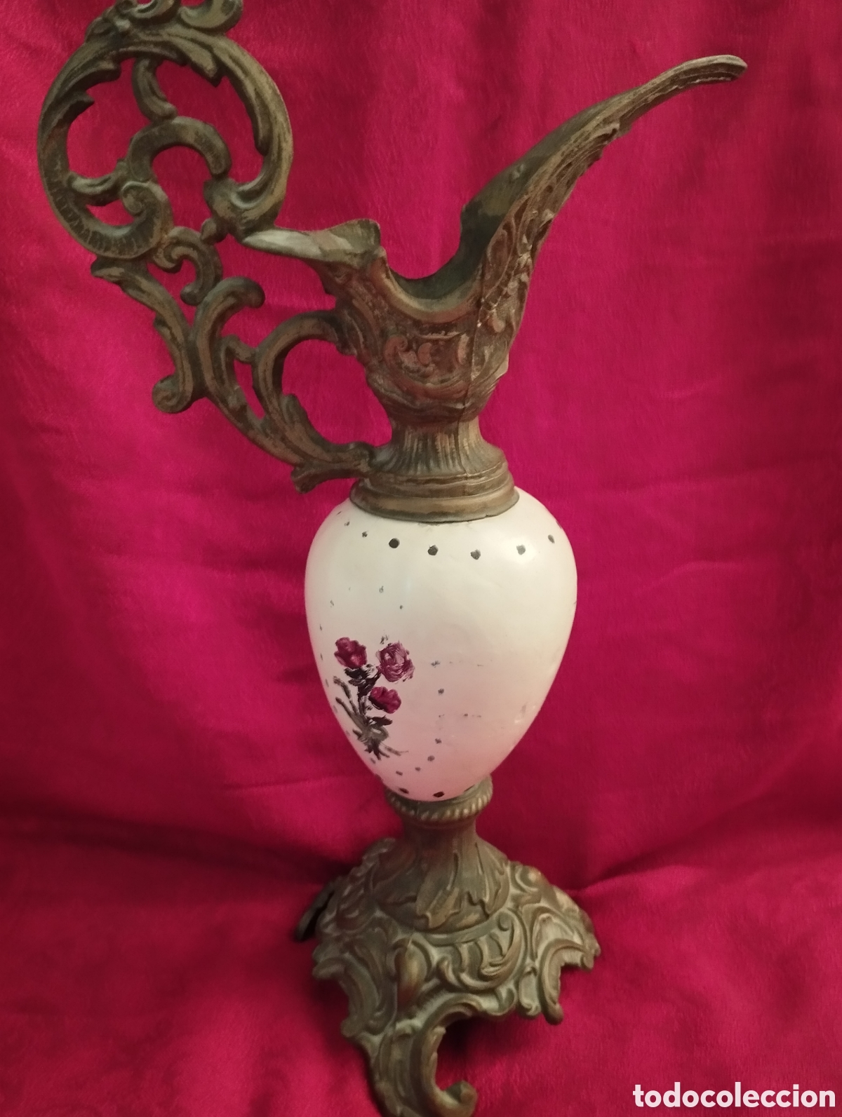 Antig&uuml;edades: &Aacute;nfora antigua bronce ornamentado. - Foto 1