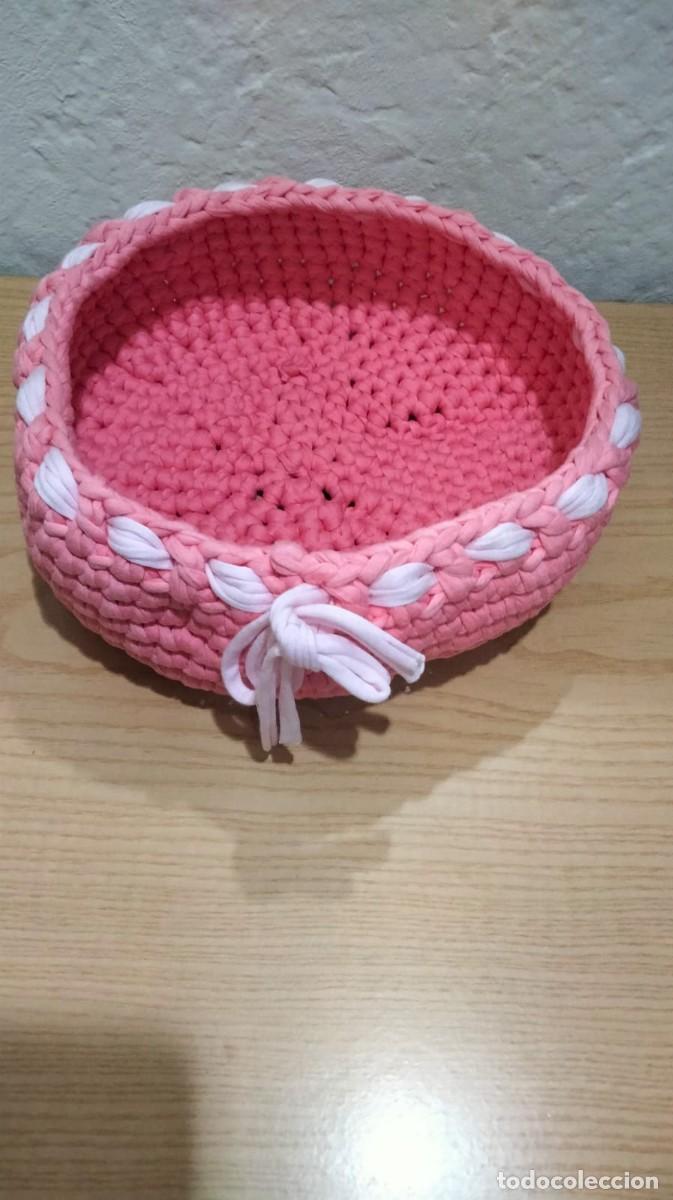 Antig&uuml;edades: bonito cesto de crochet - Foto 1