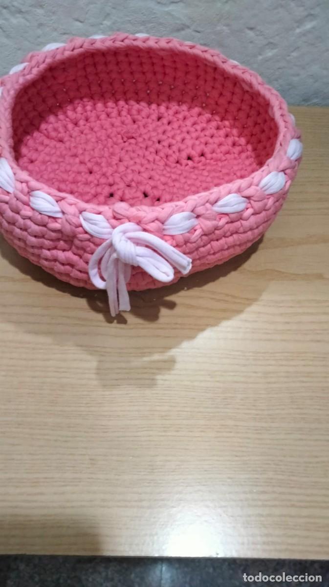 Antig&uuml;edades: bonito cesto de crochet - Foto 2