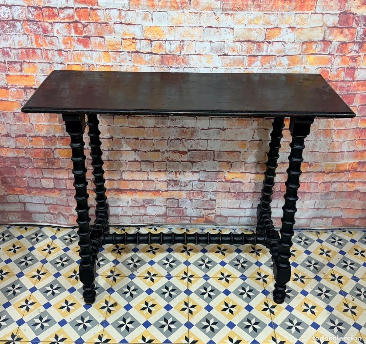 Antig&uuml;edades: Mesa auxiliar estilo Espa&ntilde;ol - Foto 2