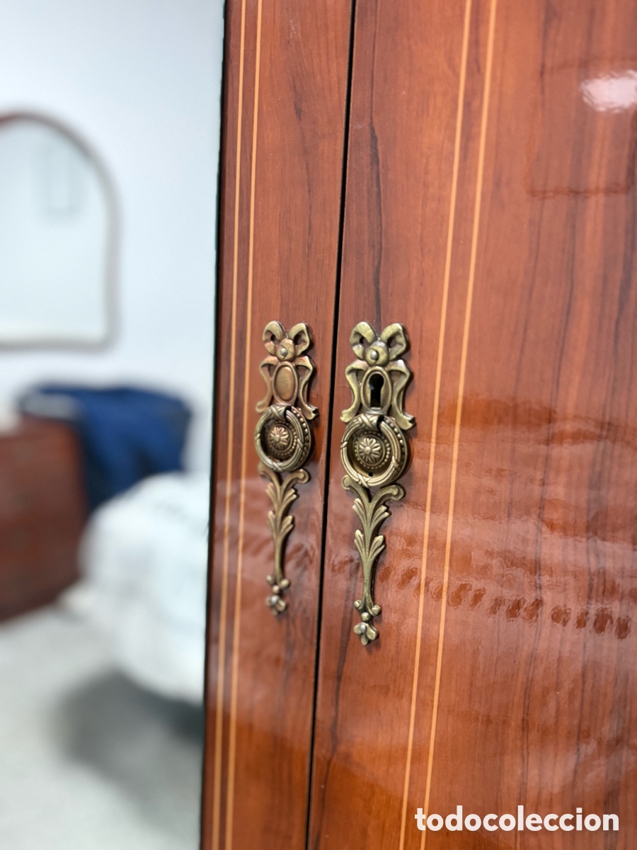 Antig&uuml;edades: Armario de madera con 4 puertas y espejos - Foto 2