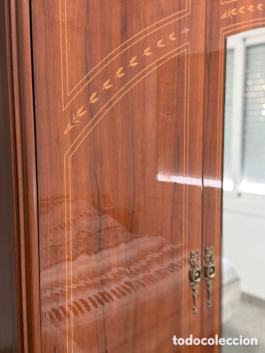 Antig&uuml;edades: Armario de madera con 4 puertas y espejos - Foto 4