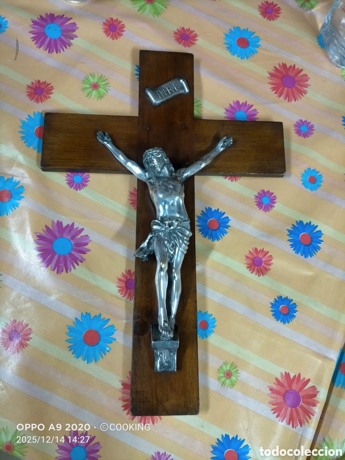 Antig&uuml;edades: Crucifijo de madera y el cristo de plata - Foto 2