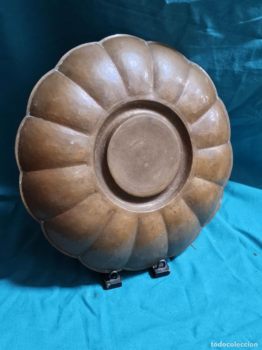 Antig&uuml;edades: plato de cobre antiguo - Foto 3