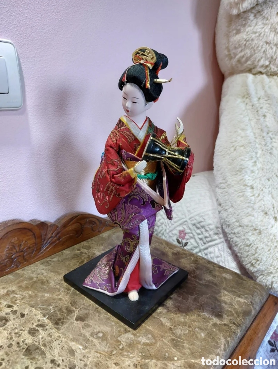 Antig&uuml;edades: Geisha de porcelana con su traje t&iacute;pico