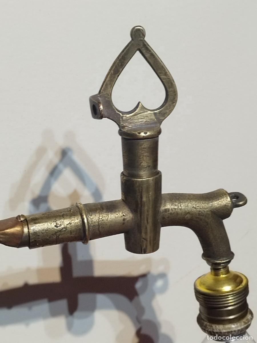 Antig&uuml;edades: LAMPARA DISE&Ntilde;O STEAMPUNK - GRIFO DE BRONCE - BASE DE MADERA CON INTERRUPTOR - Foto 3