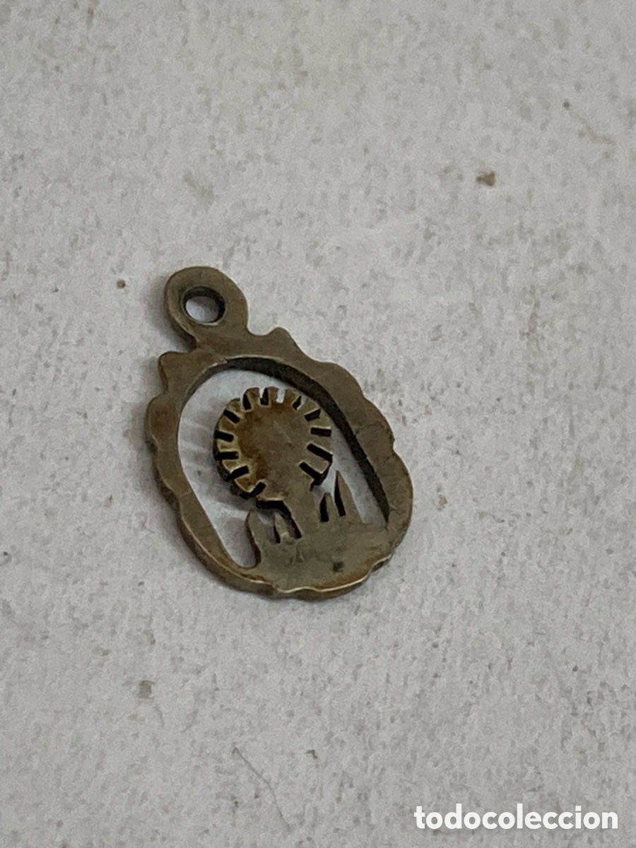 Antig&uuml;edades: Medalla de plata religiosa C449 - Foto 2