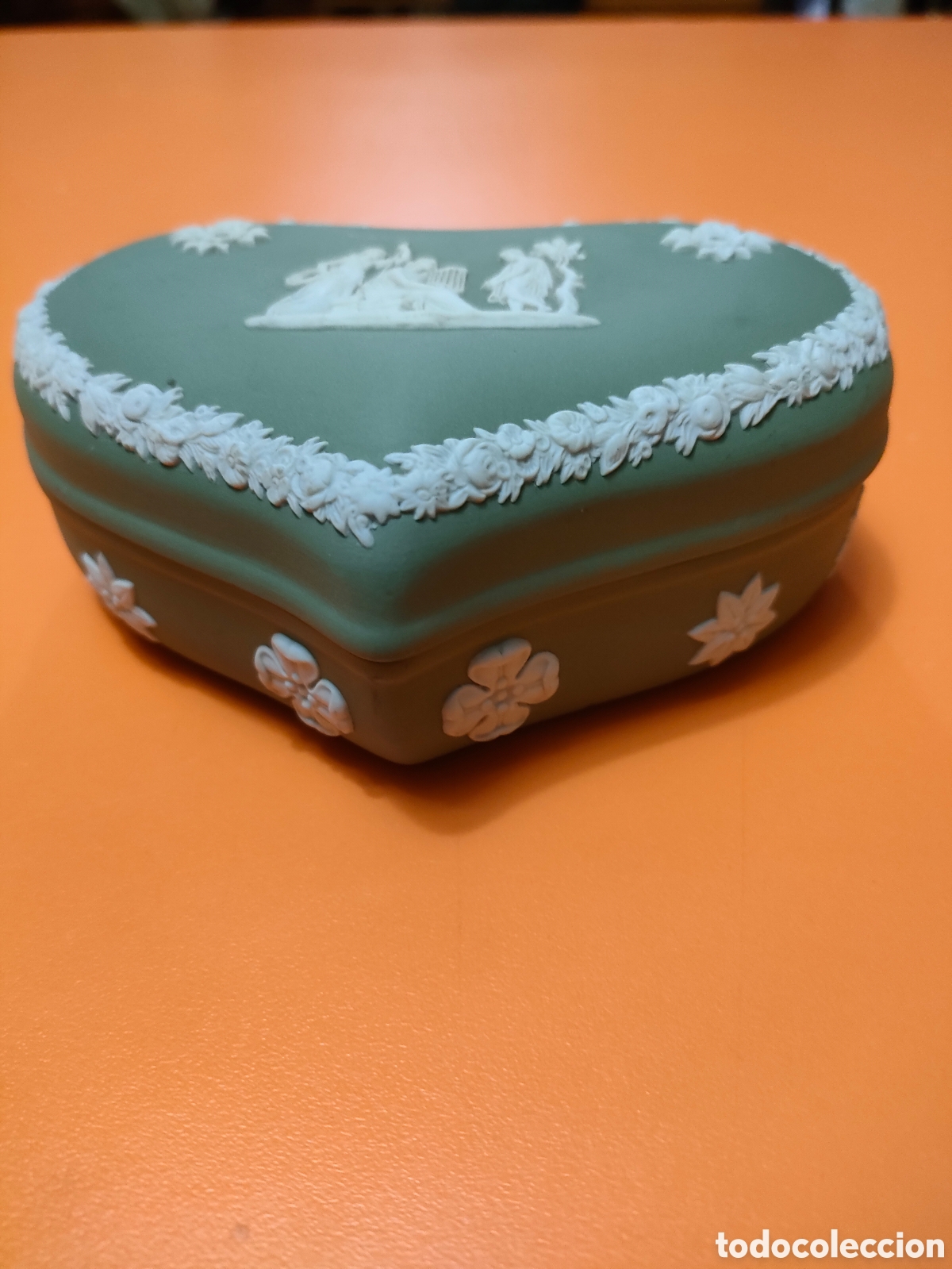 Antig&uuml;edades: Caja en forma de coraz&oacute;n Wedgwood - Foto 3