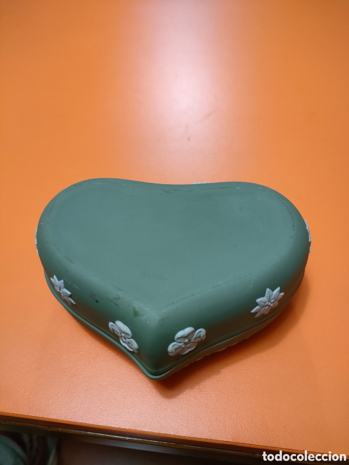 Antig&uuml;edades: Caja en forma de coraz&oacute;n Wedgwood - Foto 6