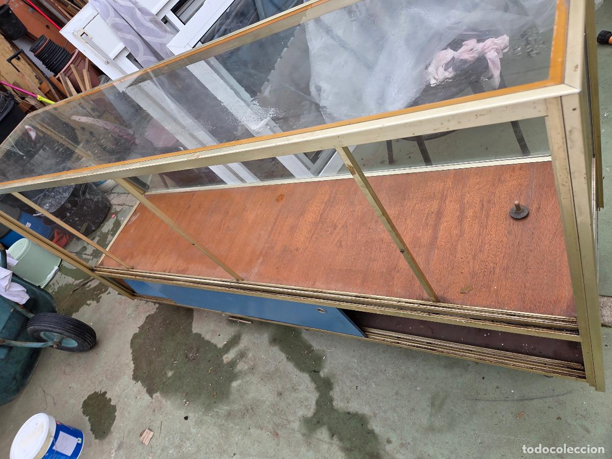 Antig&uuml;edades: mostrador de cristal vintage - Foto 10