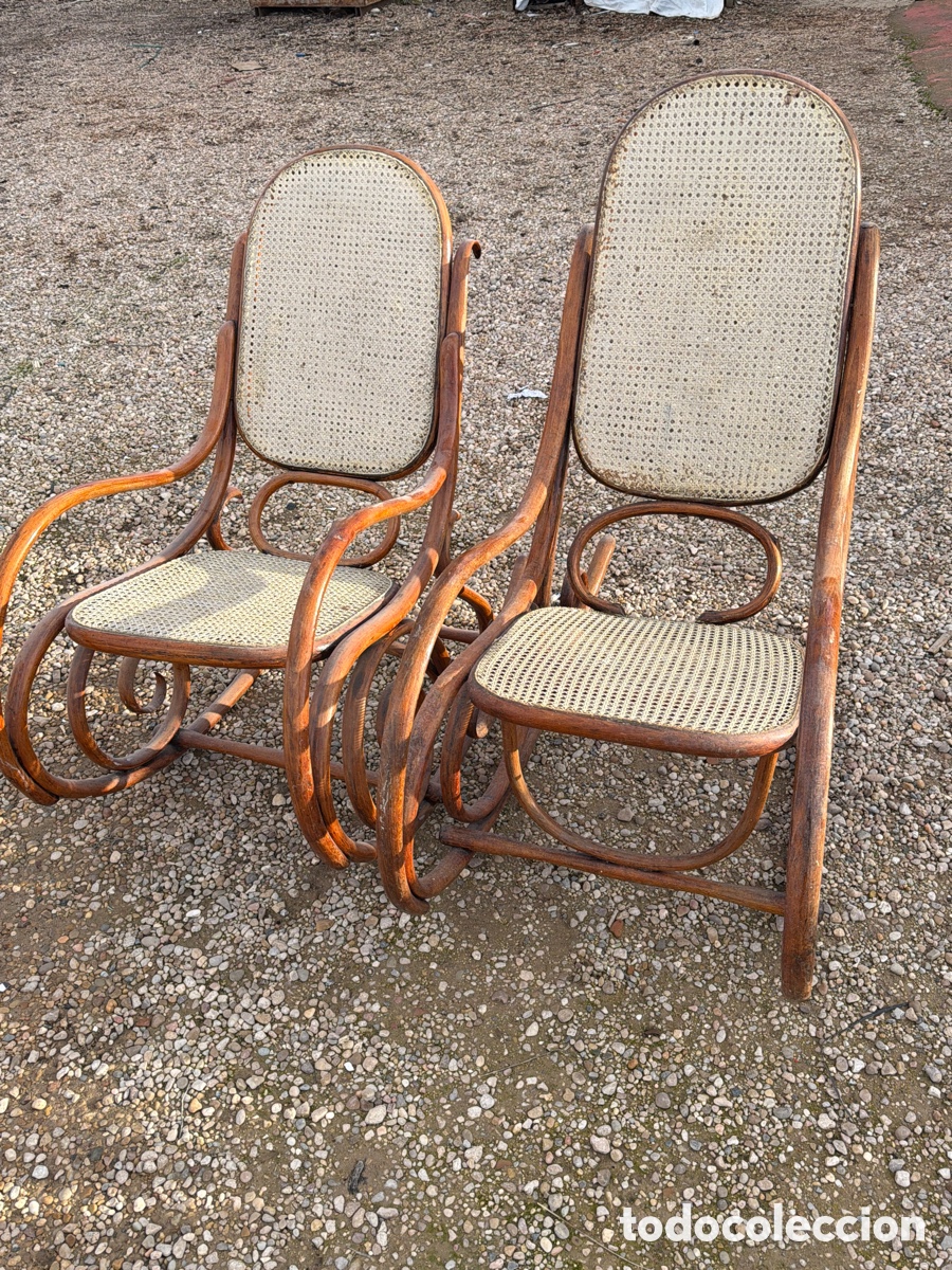 Antig&uuml;edades: Mecedoras de thonet de madera - Foto 1