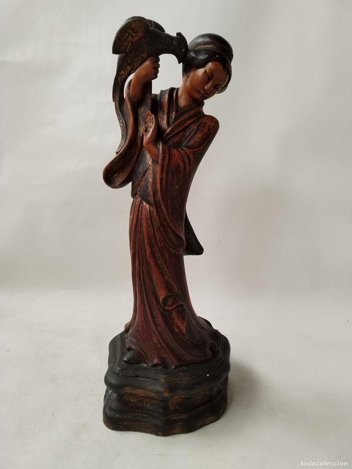 Antig&uuml;edades: figura de mujer china con alc&oacute;n en madera policromada - Foto 9