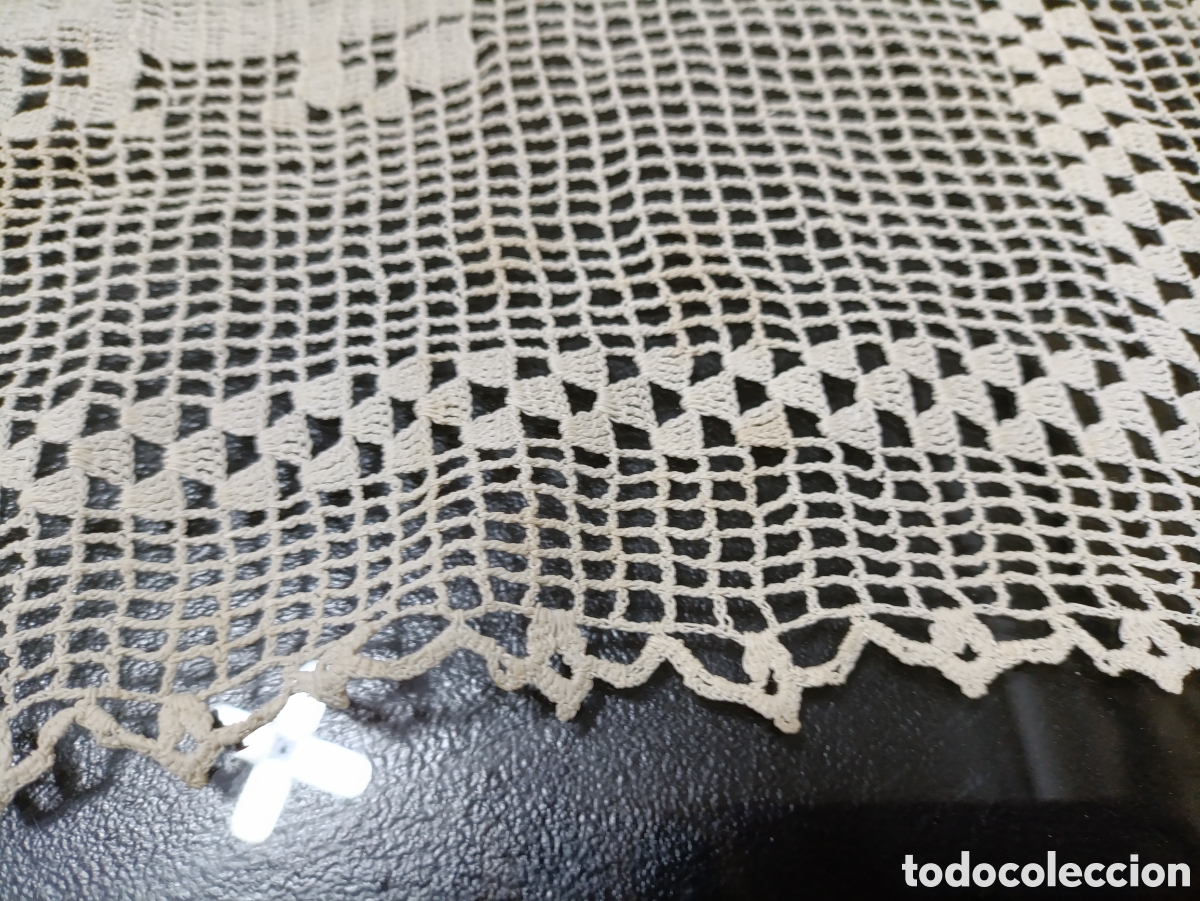 Antig&uuml;edades: Tapete rectangular hecho a mano de hilo con &aacute;ngel al centro - Foto 2