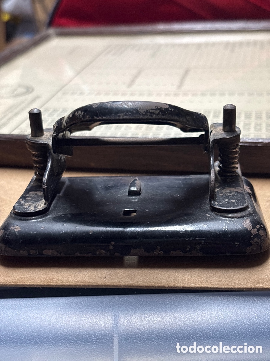 Antig&uuml;edades: Antiguo Taladro de folios - Foto 4
