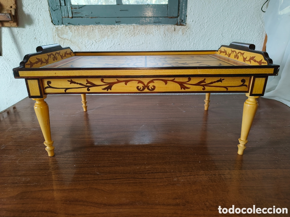 Antig&uuml;edades: Bandeja cama marqueter&iacute;a - Foto 1