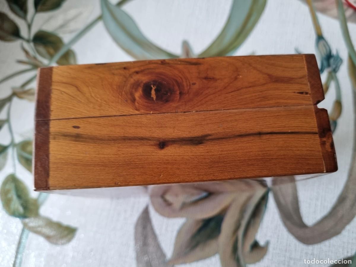 Antig&uuml;edades: Caja de madera de raiz de tuya - Foto 2