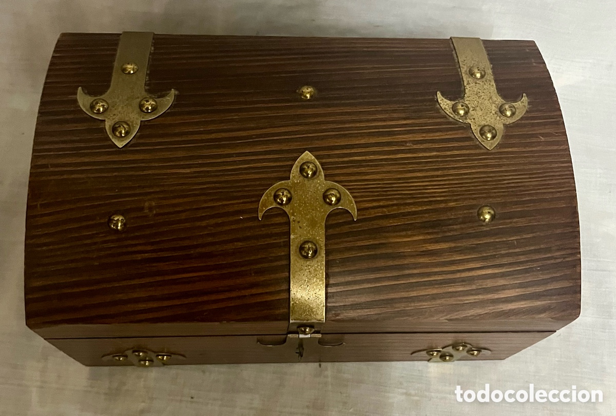 Antig&uuml;edades: CAJA-BA&Uacute;L DE MADERA NOBLE Y CANDADO - Foto 11