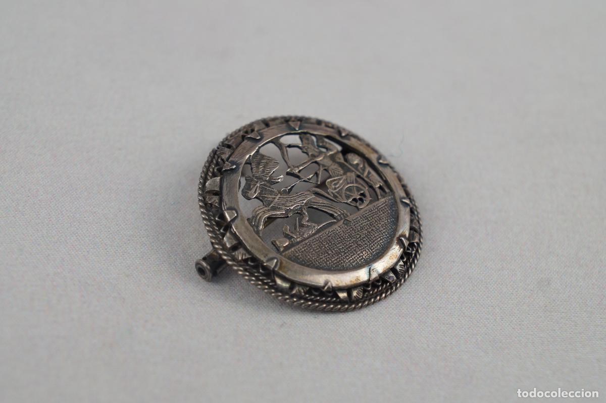 Antig&uuml;edades: Broche y collar de plata - Egyptian revival - Foto 2