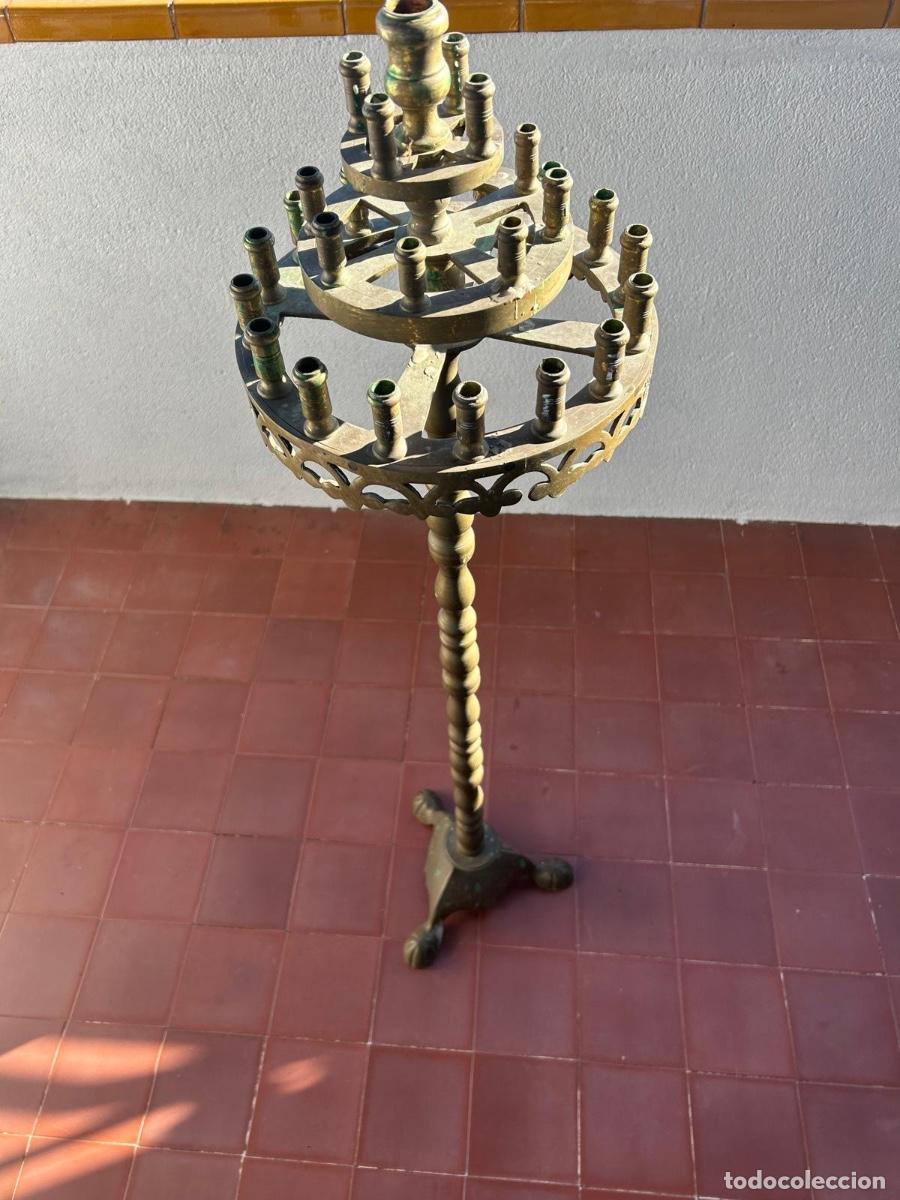 Antig&uuml;edades: Candelabro de pie antiguo - Foto 3