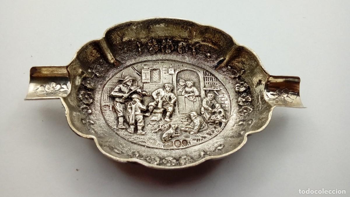 Antig&uuml;edades: PEQUE&Ntilde;O CENICERO DE PLATA - Foto 1