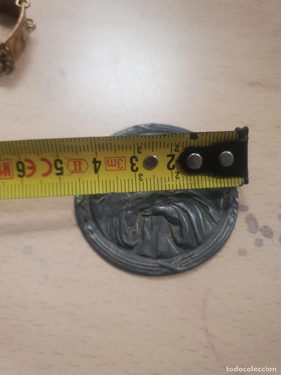 Antig&uuml;edades: Medalla virgen inmaculada en peltre - Foto 3