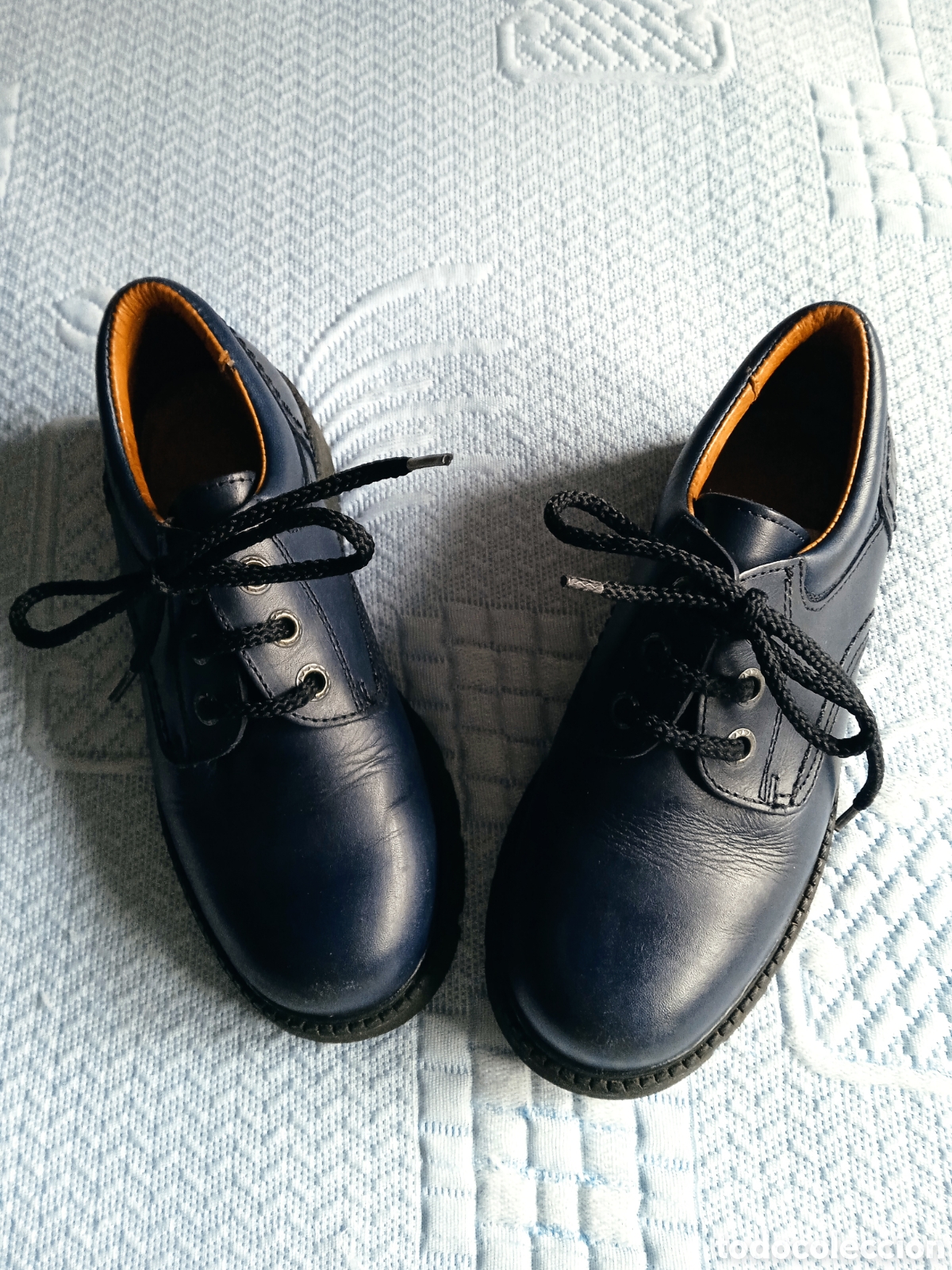 Antig&uuml;edades: Zapato juvenil num 31 .MF . Mes Forts - Foto 1