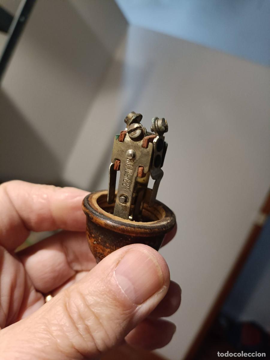 Antig&uuml;edades: Antiguo interruptor el&eacute;ctrico de pera, grande. De madera - Foto 10