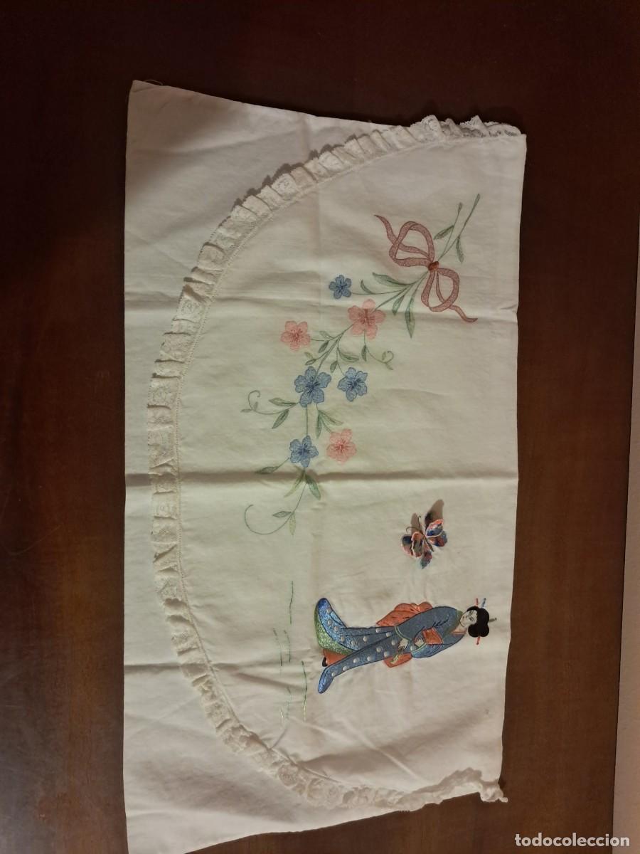 Antig&uuml;edades: 2 bolsas de tela bordadas - Foto 1