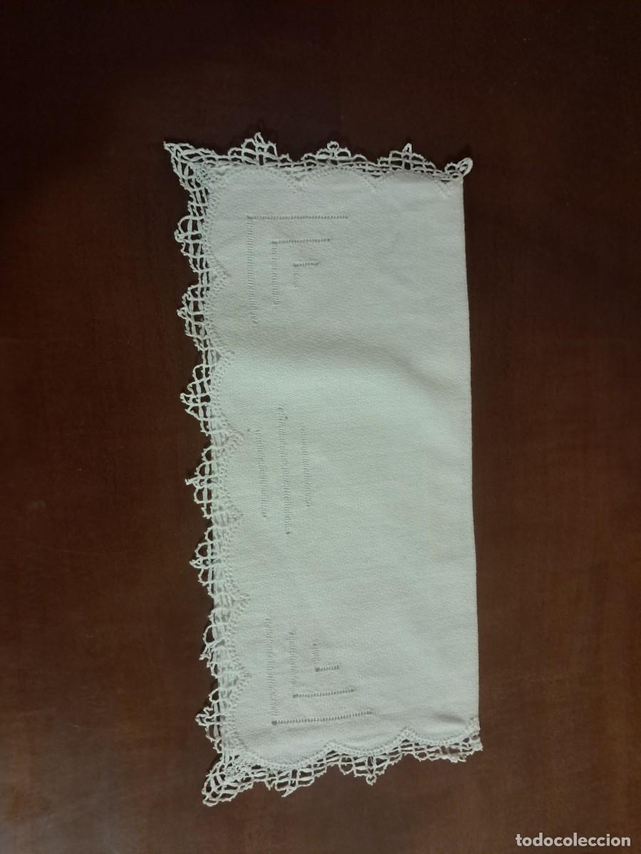 Antig&uuml;edades: 2 bolsas de tela bordadas - Foto 3