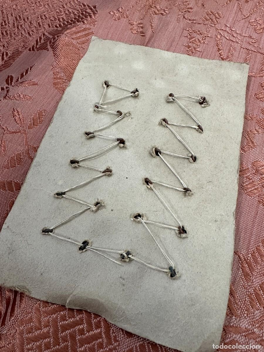 Antig&uuml;edades: Antigua placa con 24 botones - Foto 5