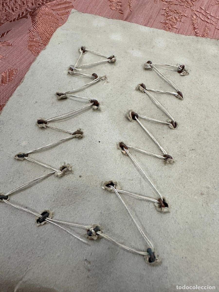 Antig&uuml;edades: Antigua placa con 24 botones - Foto 6