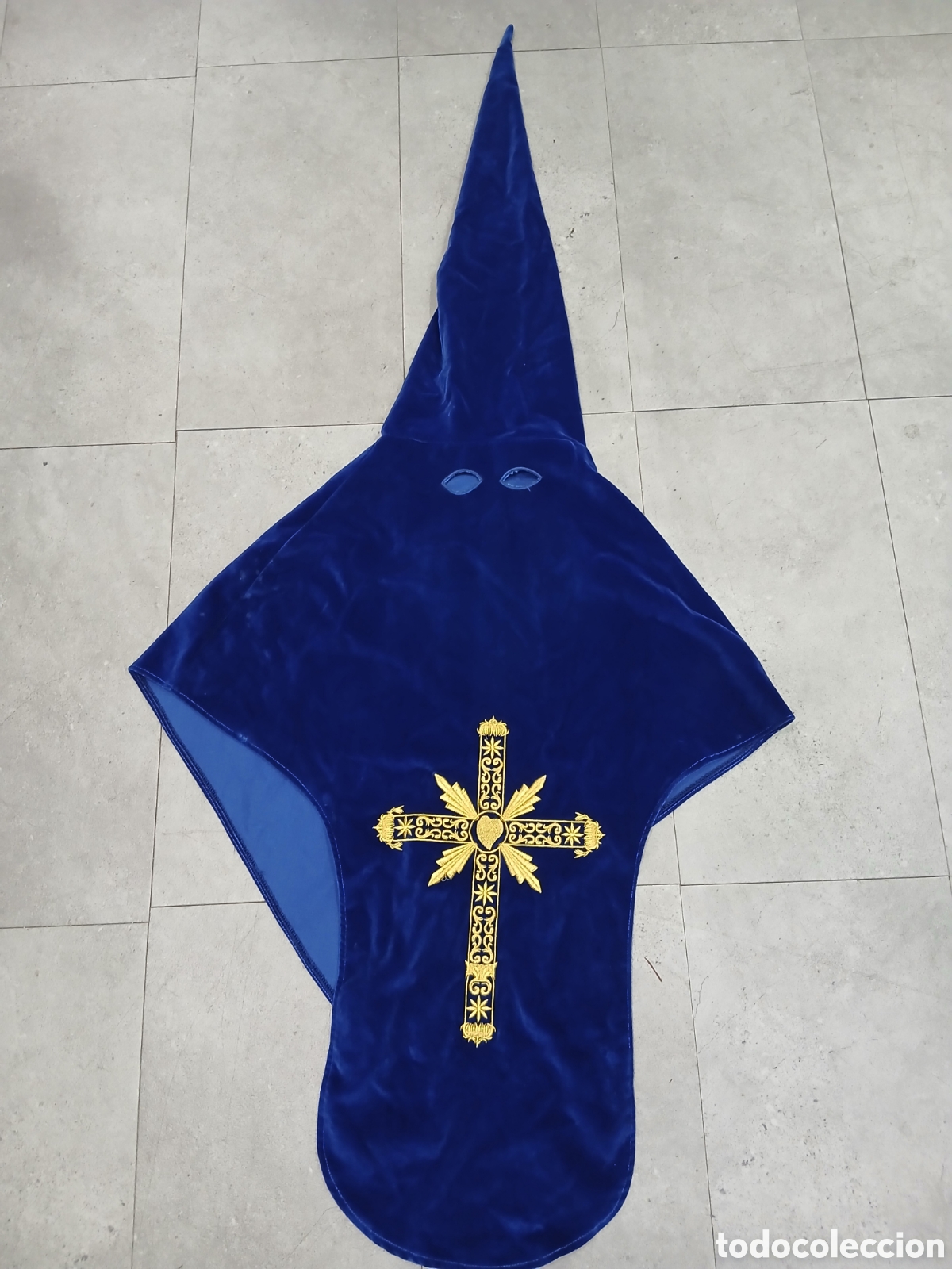 Antig&uuml;edades: Traje de capuch&oacute;n. Semana Santa. - Foto 1