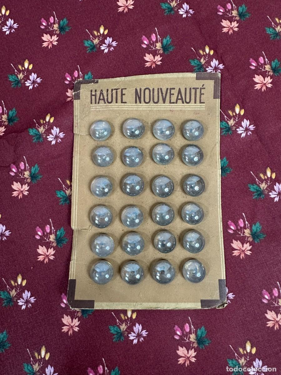 Antig&uuml;edades: Antigua placa de 24 botones de cristal - Foto 1