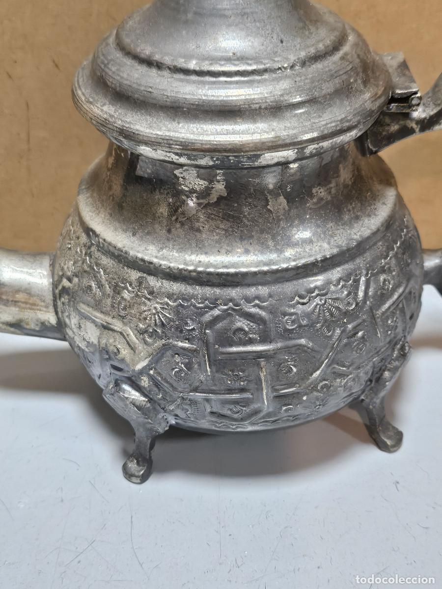 Antig&uuml;edades: tetera arabe de alpaca - Foto 2