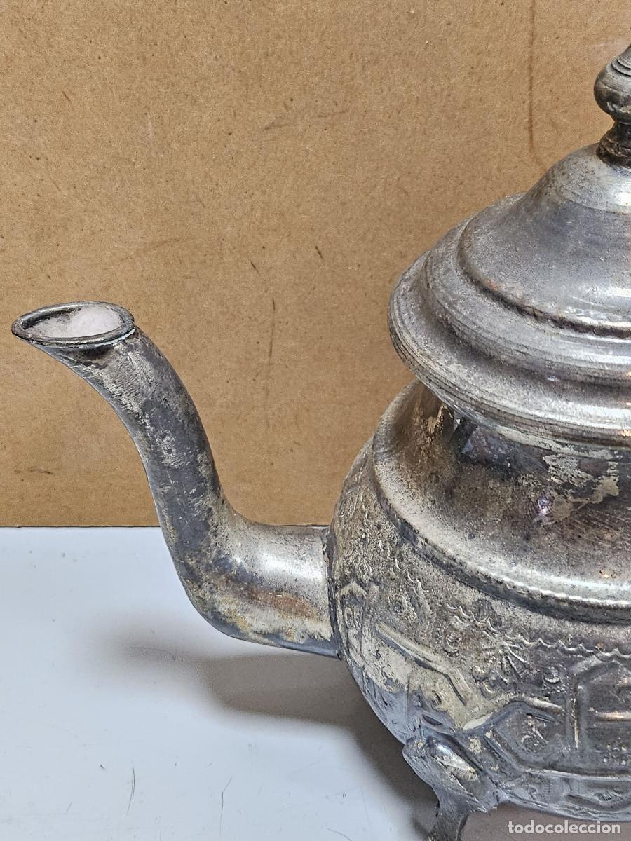 Antig&uuml;edades: tetera arabe de alpaca - Foto 3