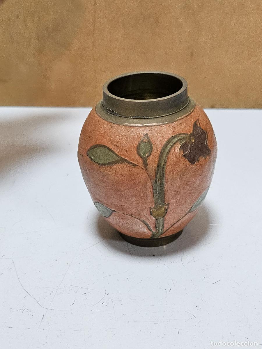 Antig&uuml;edades: peque&ntilde;o jarron de metal - Foto 2