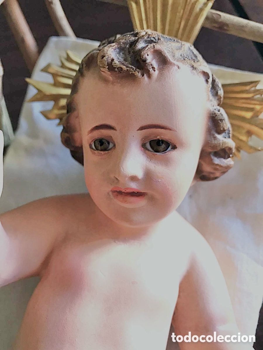 Antig&uuml;edades: Antiguo Ni&ntilde;o jesus en cuna de madera - Foto 1