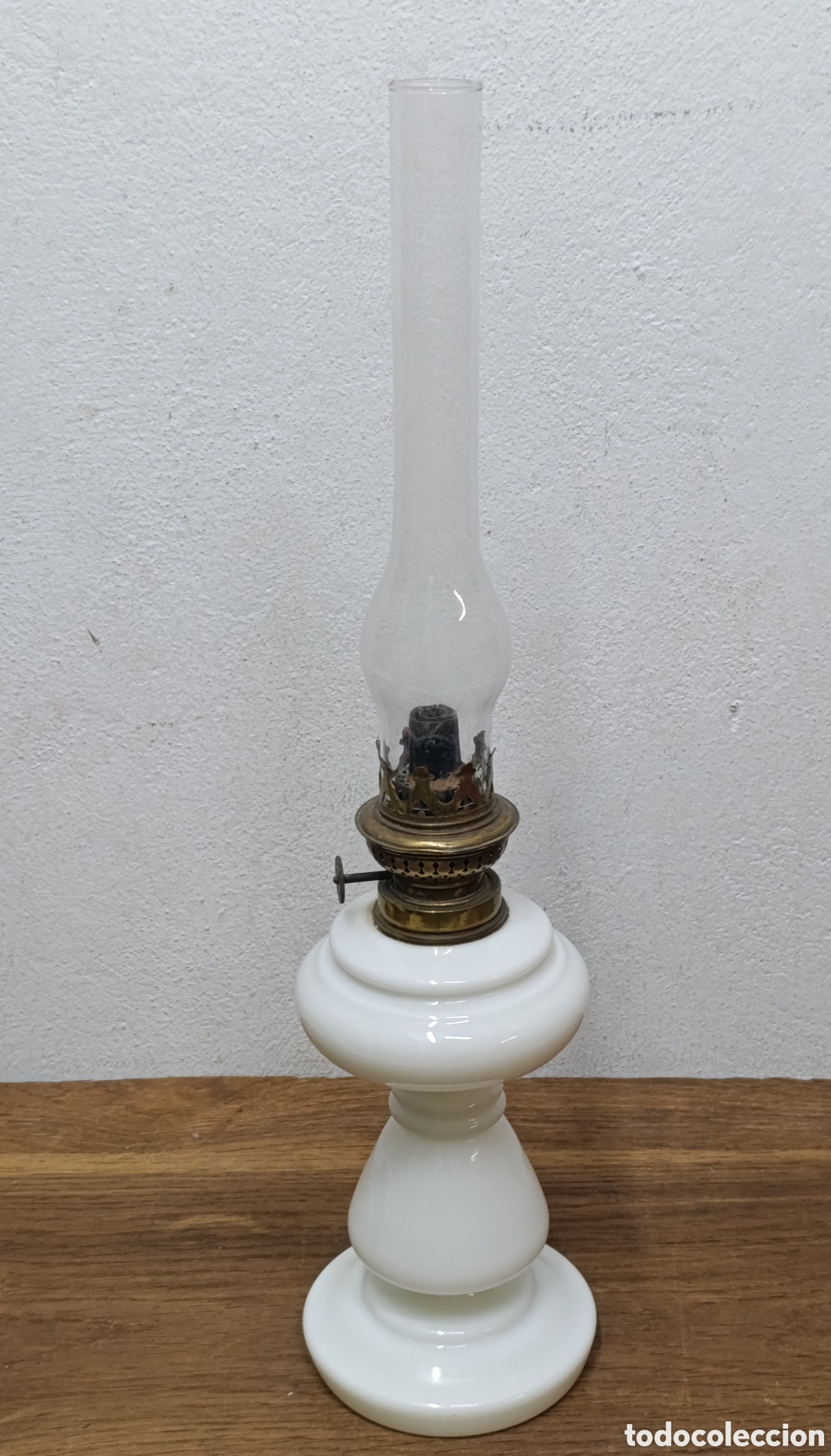 Antig&uuml;edades: MUY BONITO Y ANTIGUO QUINQU&Eacute; DE OPALINA Y BRONCE - Foto 4