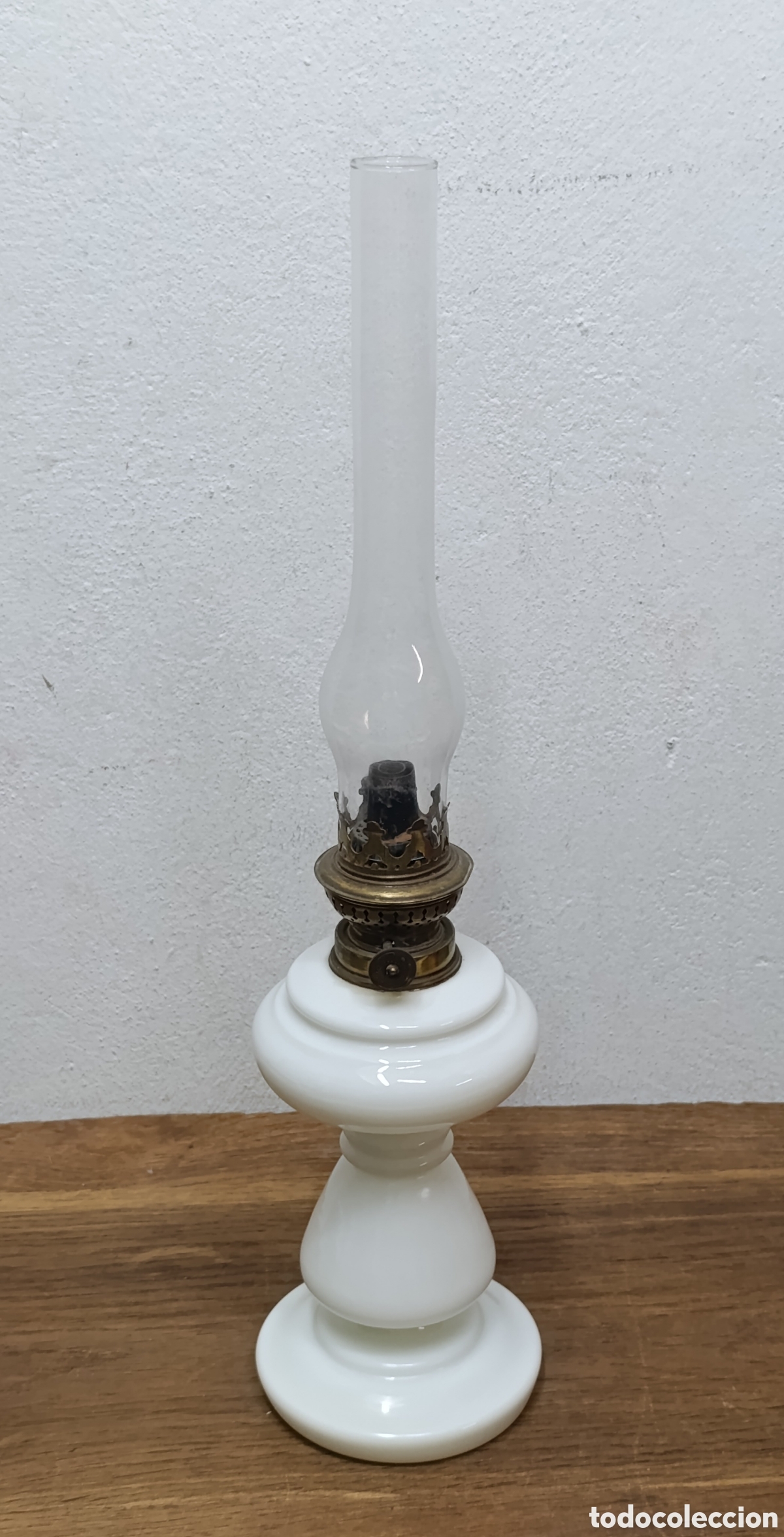 Antig&uuml;edades: MUY BONITO Y ANTIGUO QUINQU&Eacute; DE OPALINA Y BRONCE - Foto 2