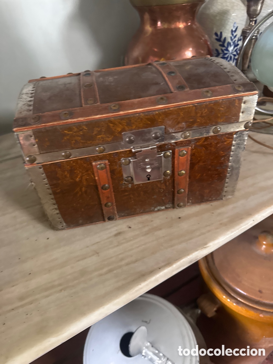 Antig&uuml;edades: Bonito, ba&uacute;l, peque&ntilde;ito